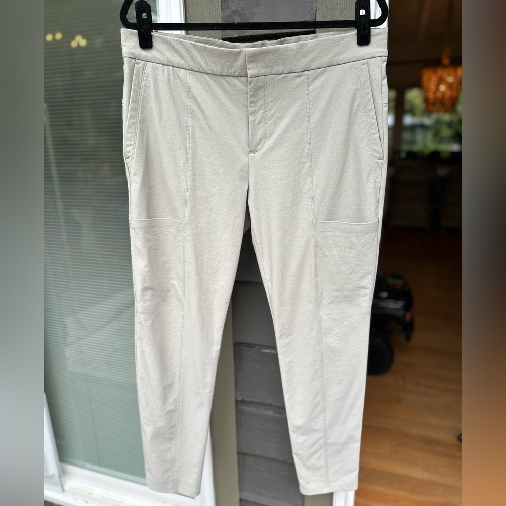Athleta Wander Stash Pant Khaki Women's 14 Travel Work Leisure